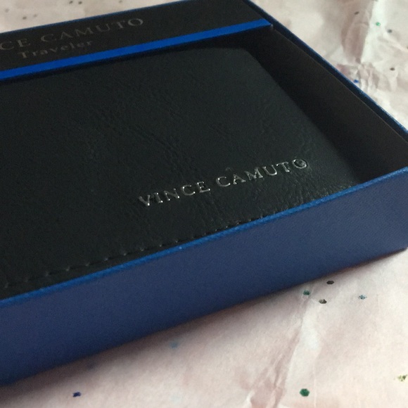 VINCE CAMUTO TRAVEL TRIFOLD MEN’S WALLET - Picture 6 of 6